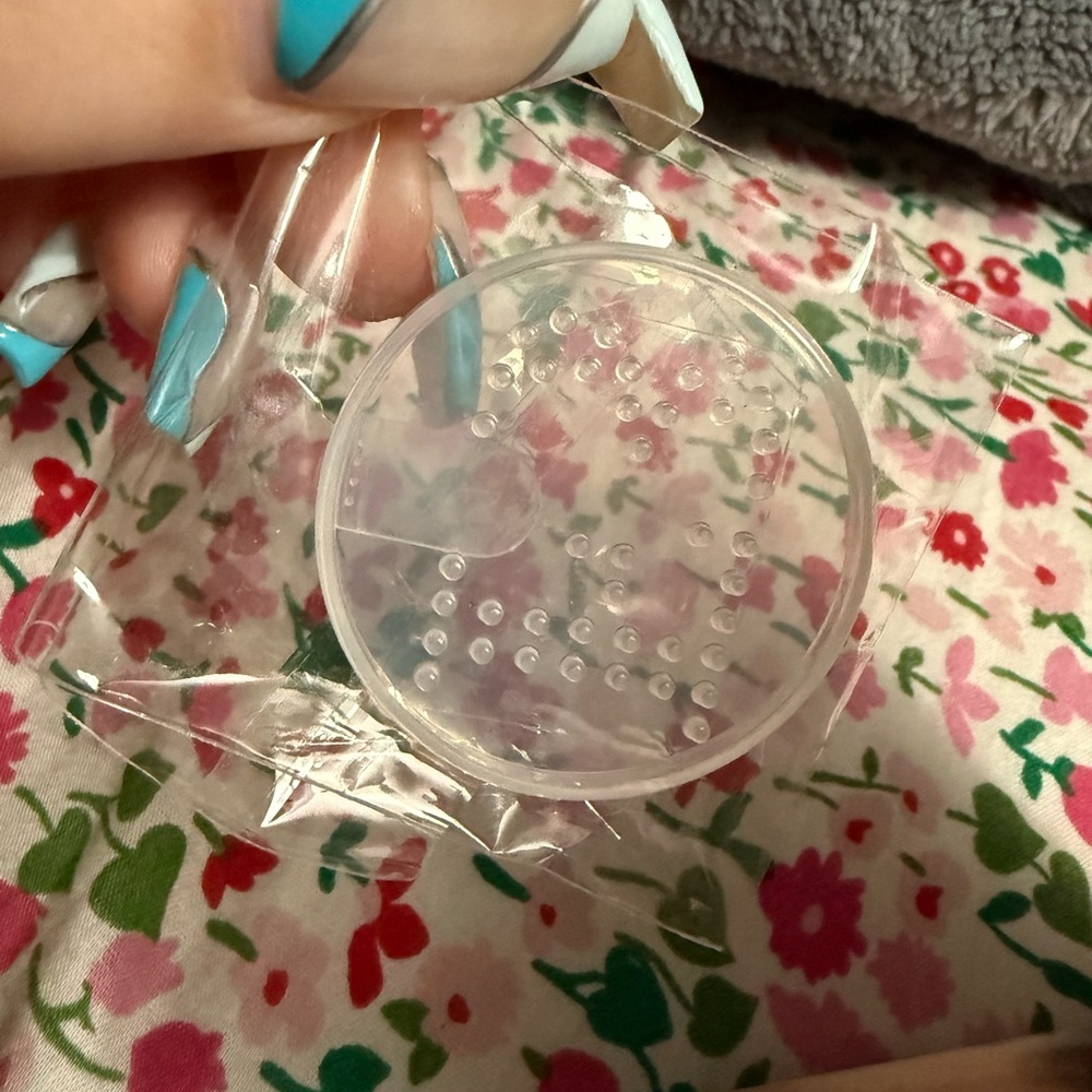 Fenty Beauty Fairy Bomb Shimmer Powder - Picture 3 of 5